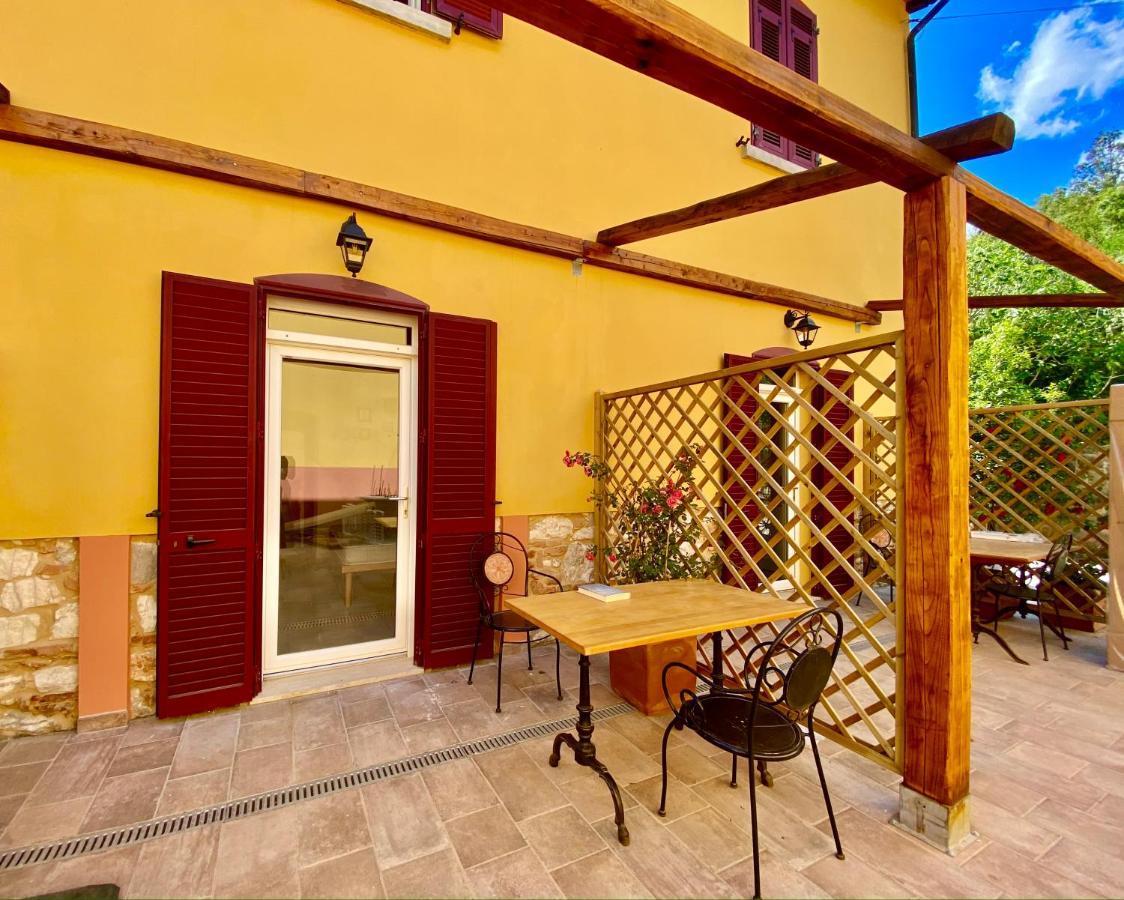 B&B La Fucinaia Pet Friendly Adults Only Campiglia Marittima Luaran gambar